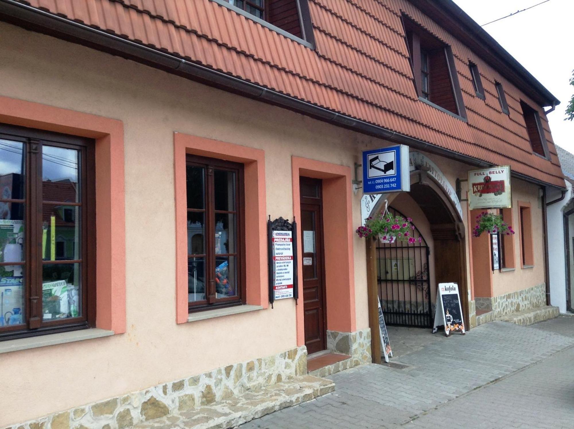 Ubytovanie Anka Sucanska Čachtice Buitenkant foto